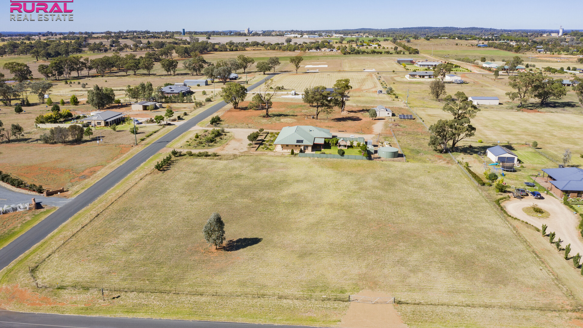12 Kurrawong Street, Temora NSW 2666 - photo 2