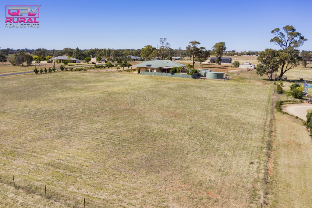 12 Kurrawong Street, Temora NSW 2666 - photo 12