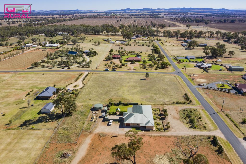 12 Kurrawong Street, Temora NSW 2666 - photo 5