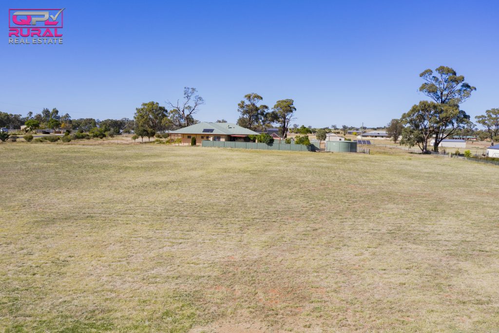 12 Kurrawong Street, Temora NSW 2666 - photo 6