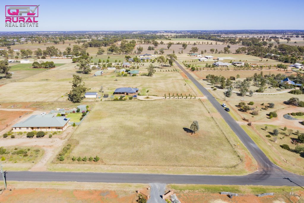 12 Kurrawong Street, Temora NSW 2666 - photo 7