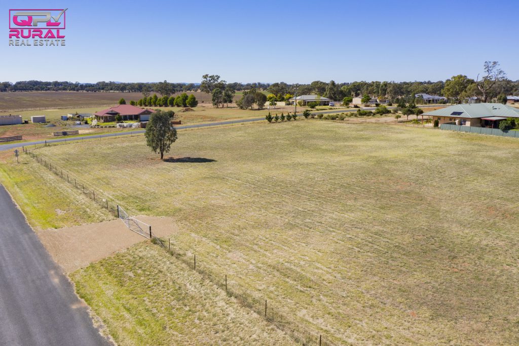 12 Kurrawong Street, Temora NSW 2666 - photo 8