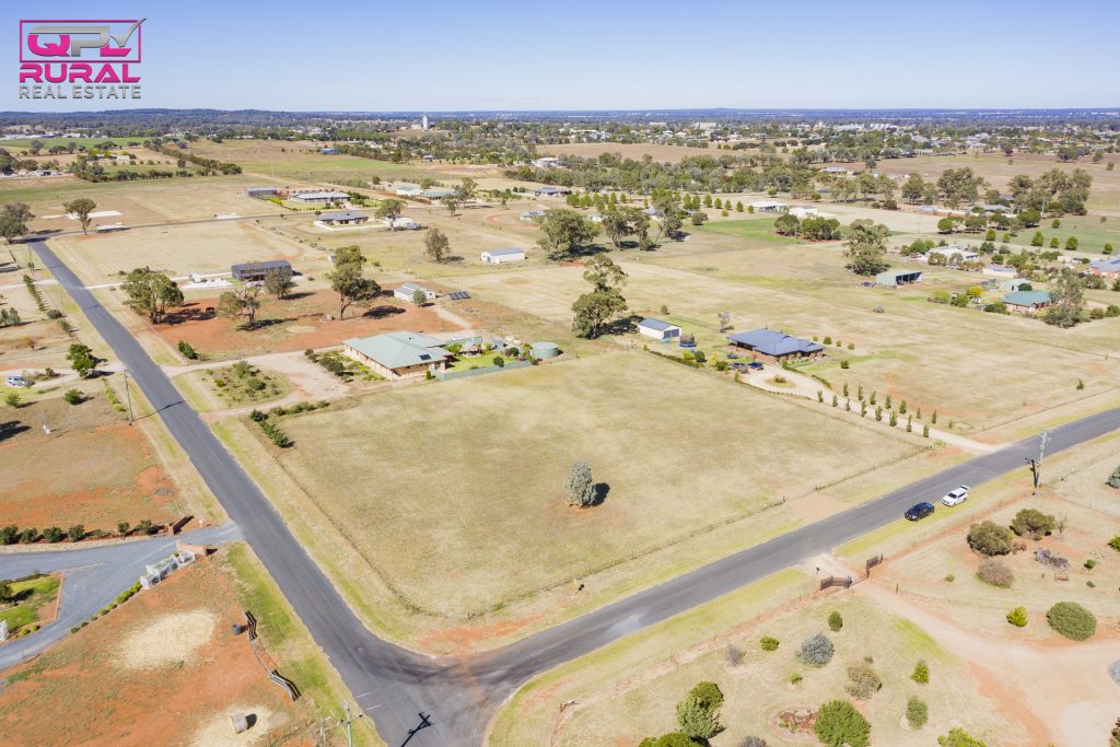 12 Kurrawong Street, Temora NSW 2666 - photo 9