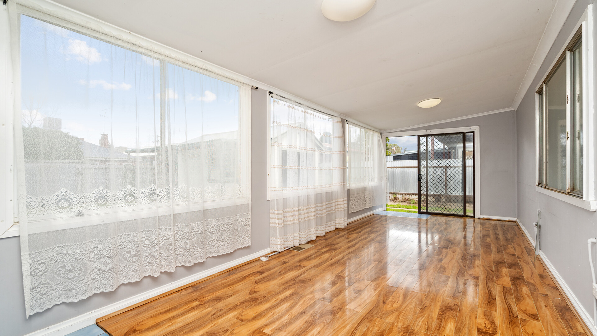 8 Arthur Street, Narrandera NSW 2700 - photo 12