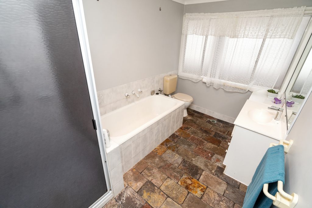 8 Arthur Street, Narrandera NSW 2700 - photo 14