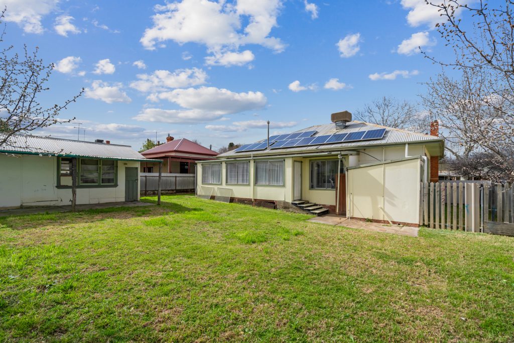 8 Arthur Street, Narrandera NSW 2700 - photo 16