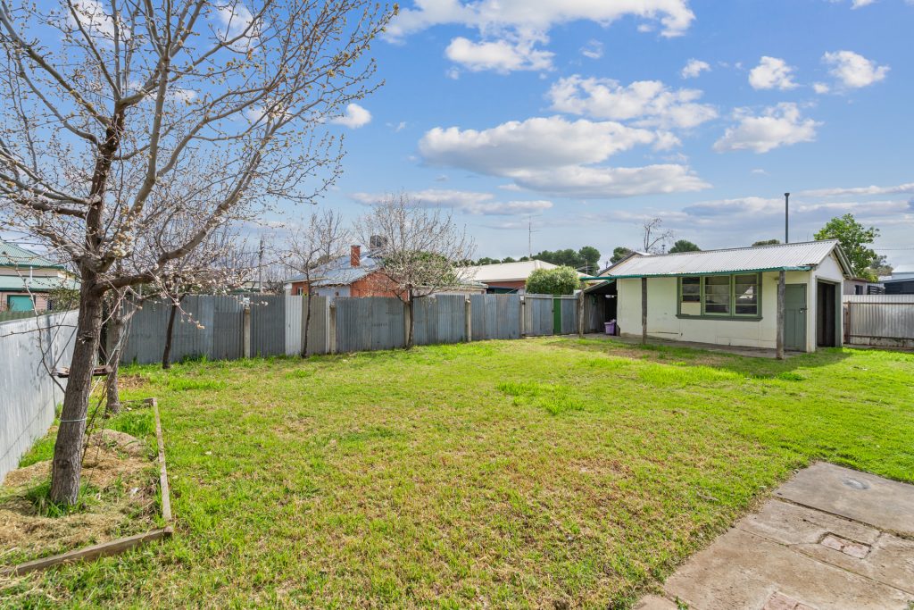 8 Arthur Street, Narrandera NSW 2700 - photo 17