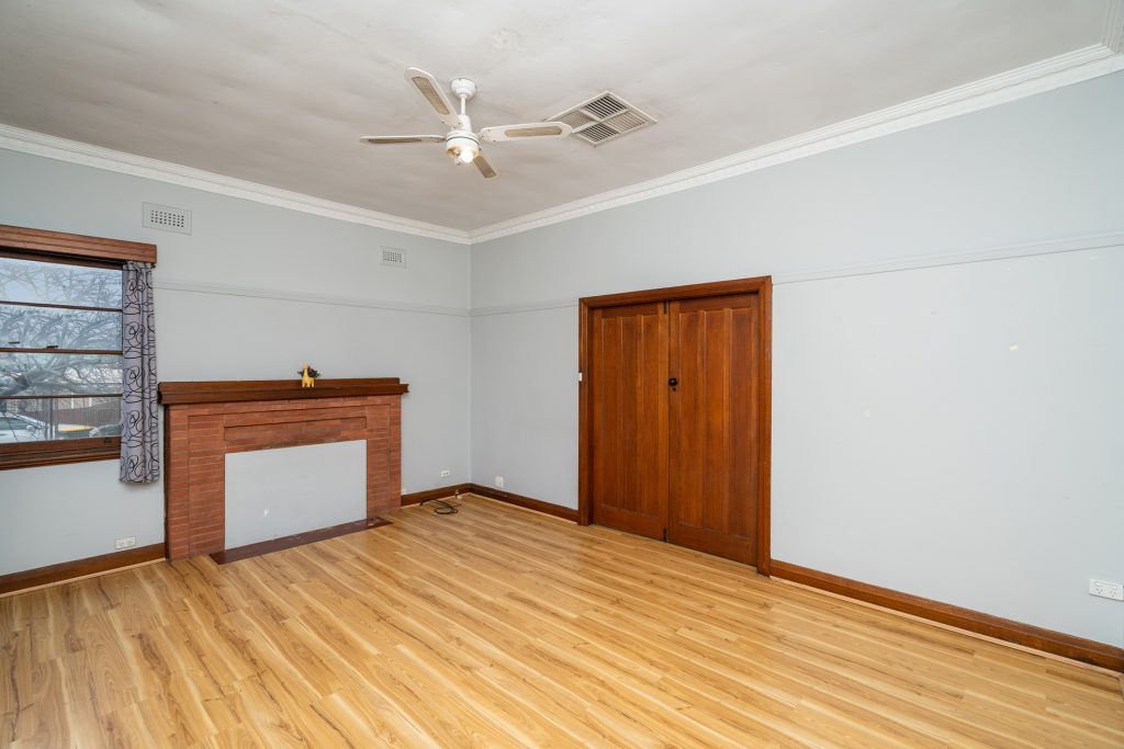 8 Arthur Street, Narrandera NSW 2700 - photo 3