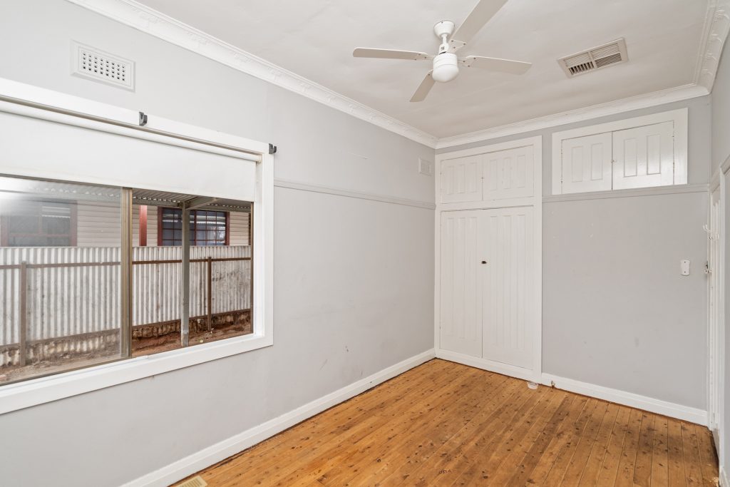 8 Arthur Street, Narrandera NSW 2700 - photo 5