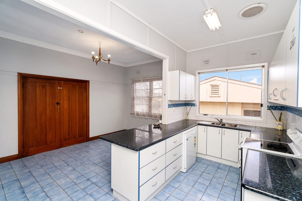 8 Arthur Street, Narrandera NSW 2700 - photo 8
