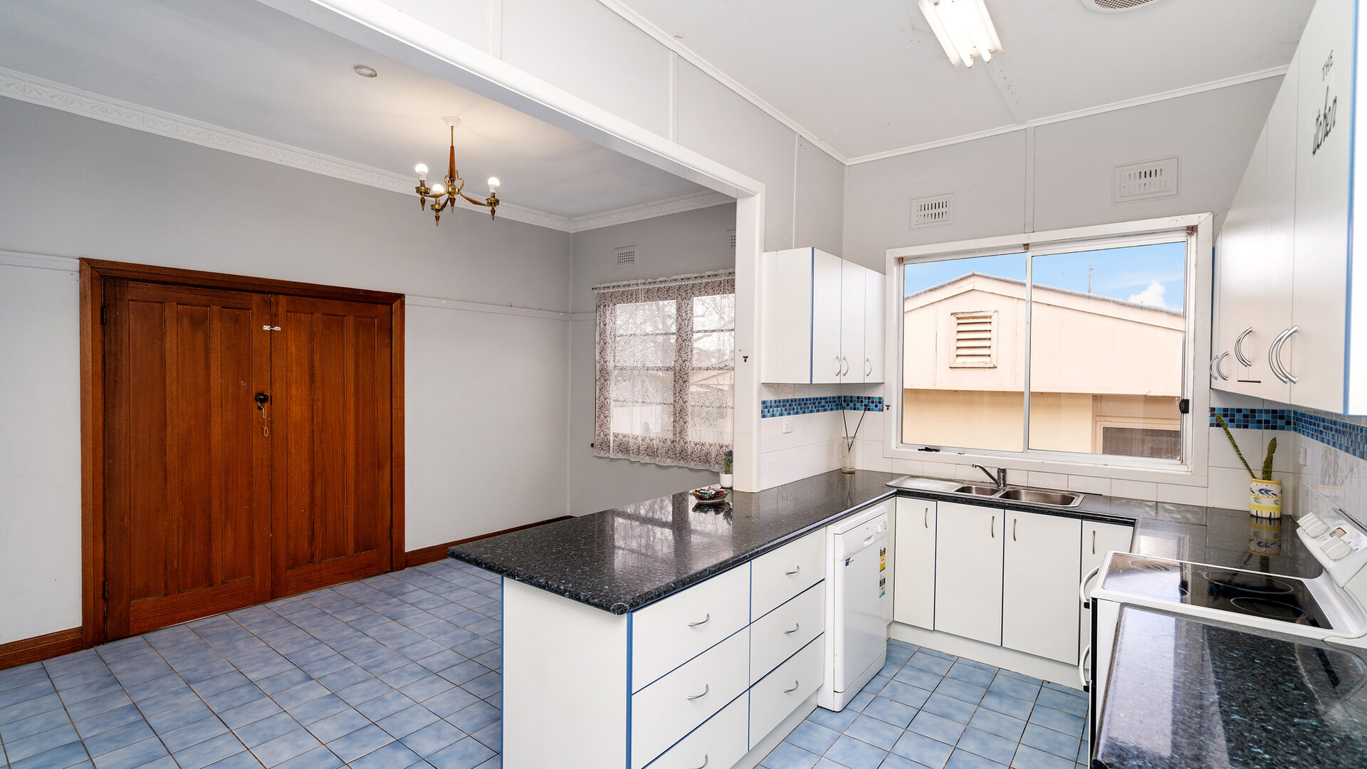 8 Arthur Street, Narrandera NSW 2700 - photo 8