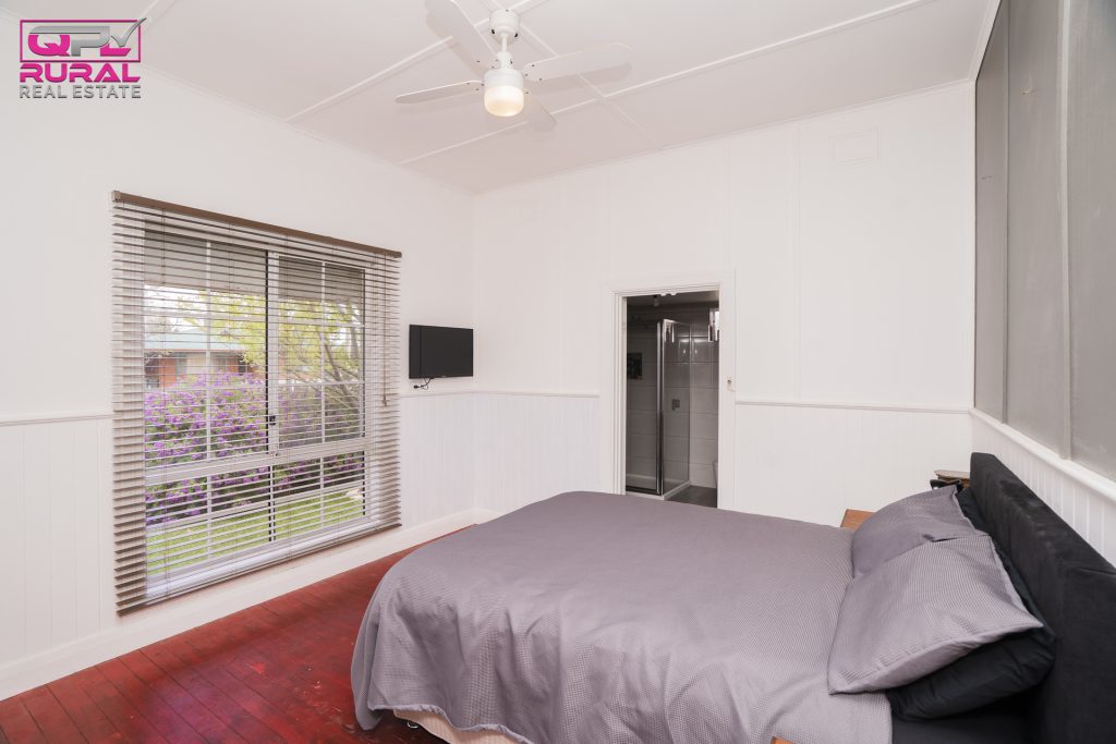 1 Grosvenor Street, Narrandera NSW 2700 - photo 11