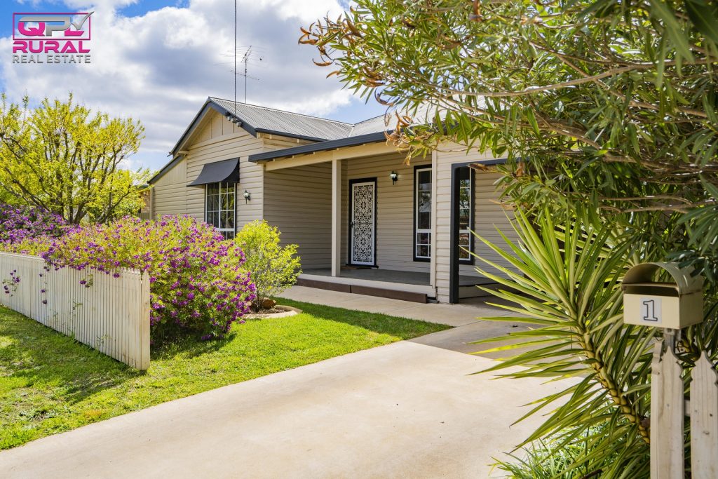 1 Grosvenor Street, Narrandera NSW 2700 - McGrath Riverina