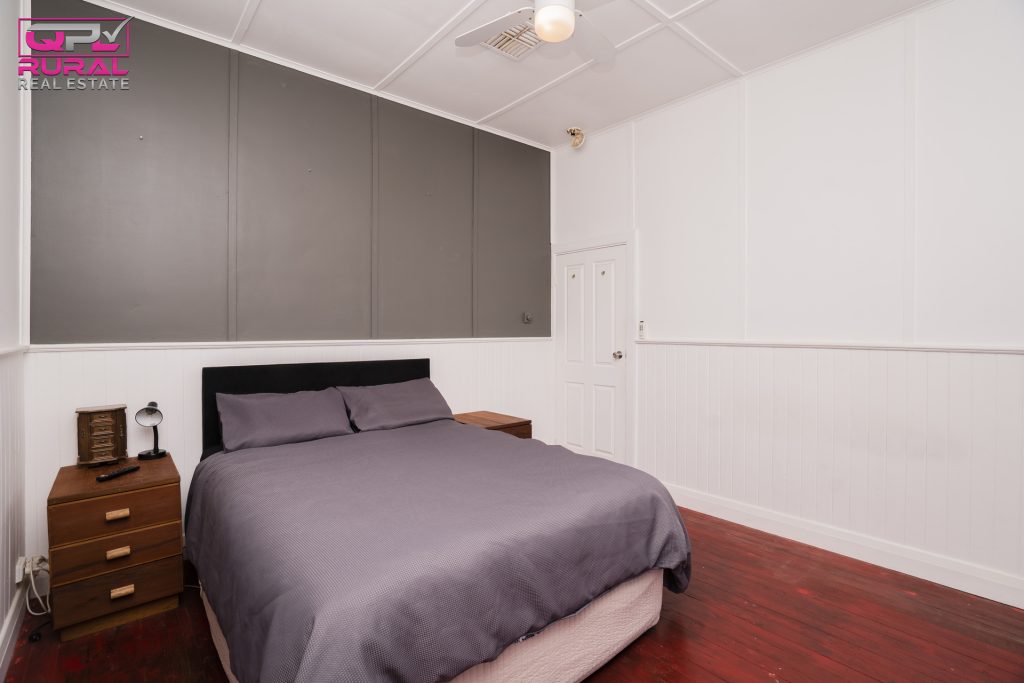 1 Grosvenor Street, Narrandera NSW 2700 - photo 12