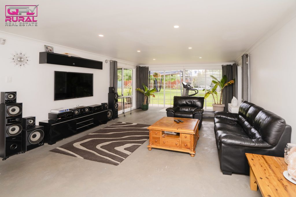 1 Grosvenor Street, Narrandera NSW 2700 - photo 7