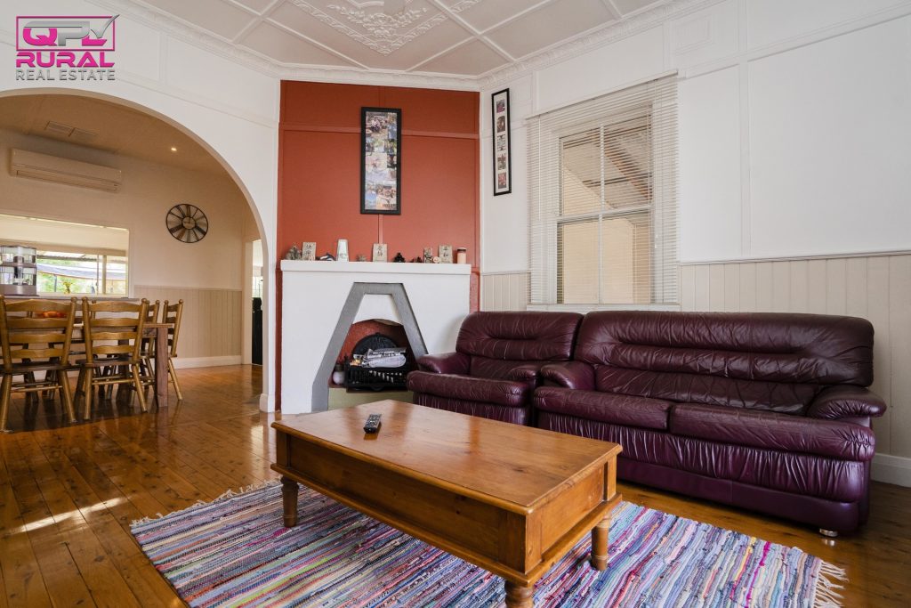 1 Grosvenor Street, Narrandera NSW 2700 - photo 8