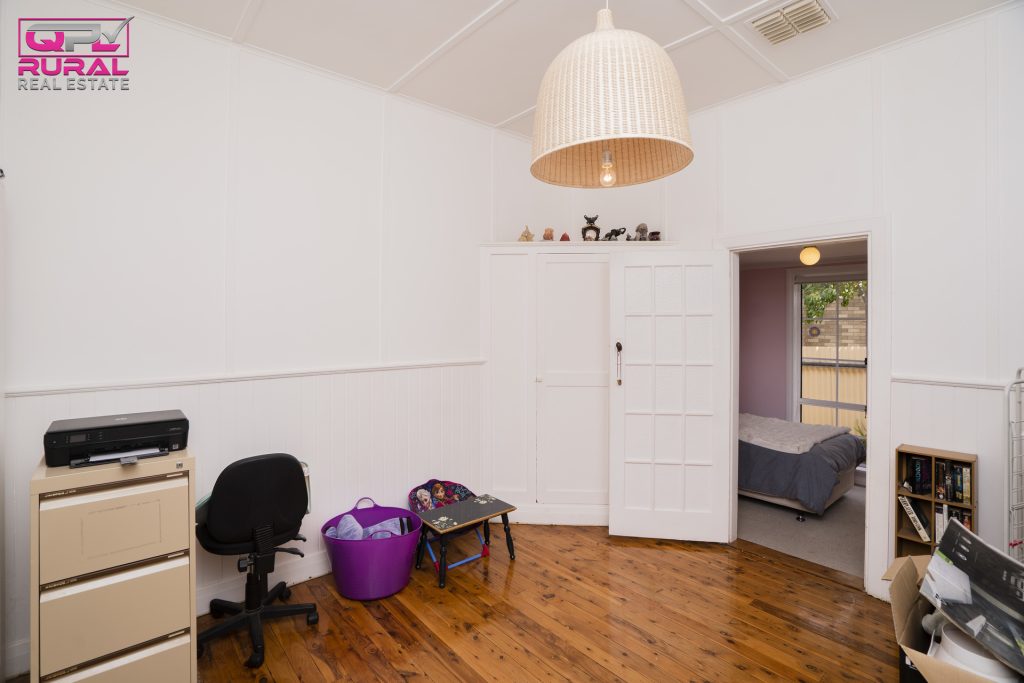 1 Grosvenor Street, Narrandera NSW 2700 - photo 10