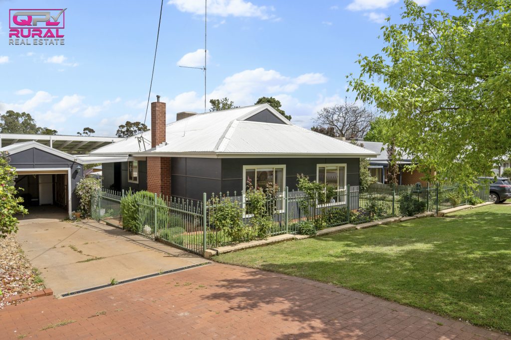 44 Melbourne Street, Narrandera NSW 2700 - photo 2