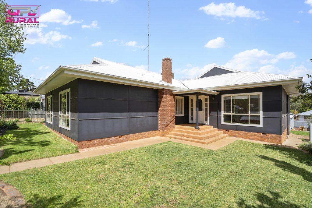 44 Melbourne Street, Narrandera NSW 2700 - photo 3