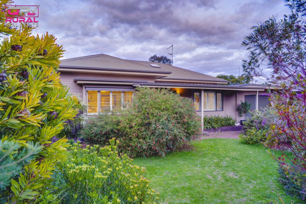 30 Wandoo Street, Leeton NSW 2705 - McGrath Riverina
