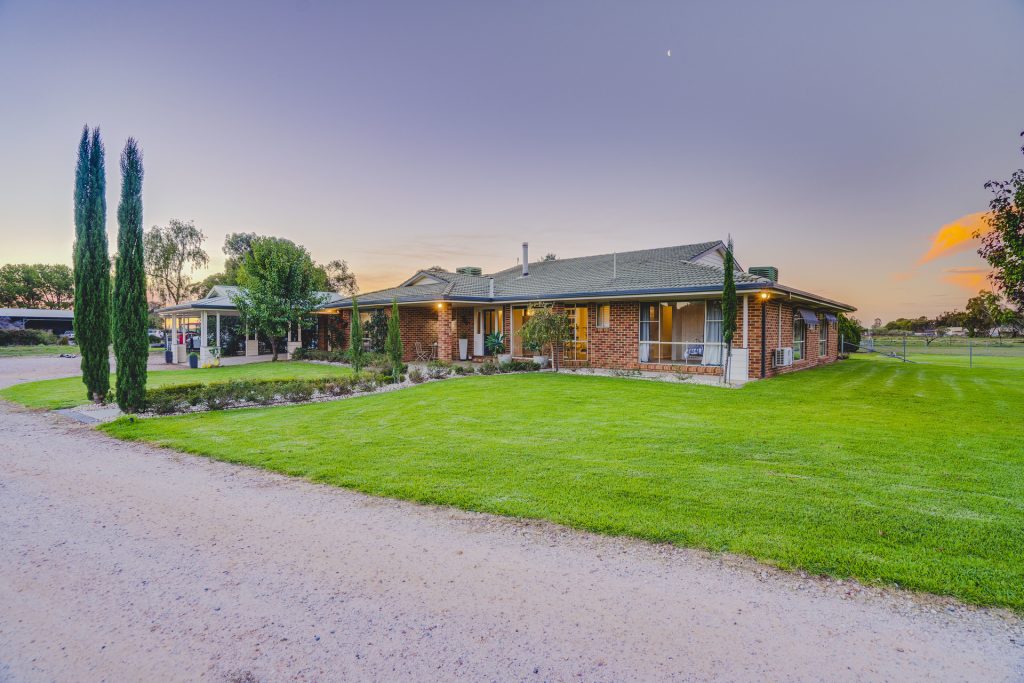 26 Lonnie Road, Leeton NSW 2705 - photo 2