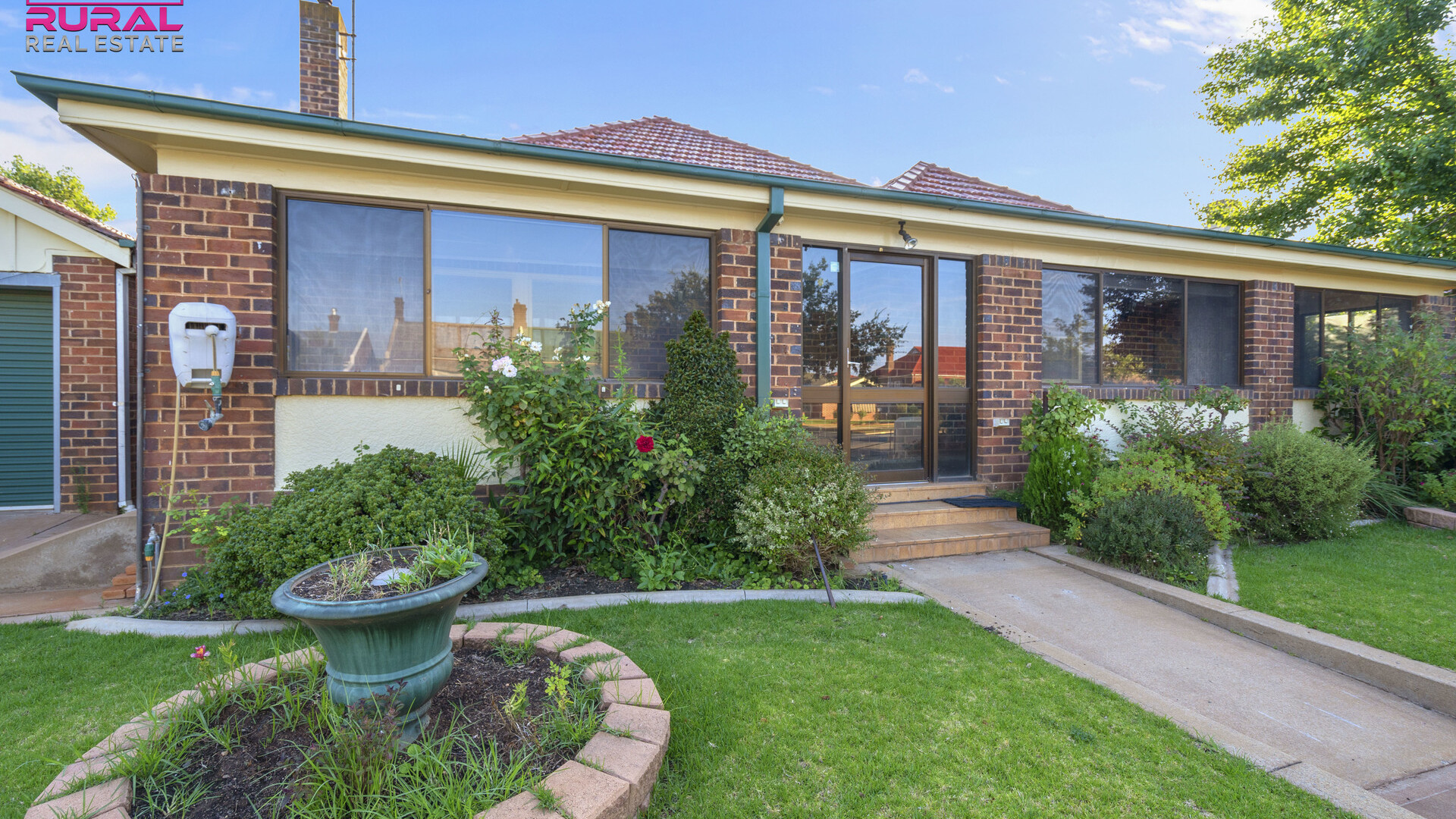 141 Baker Street, Temora NSW 2666 - photo 2