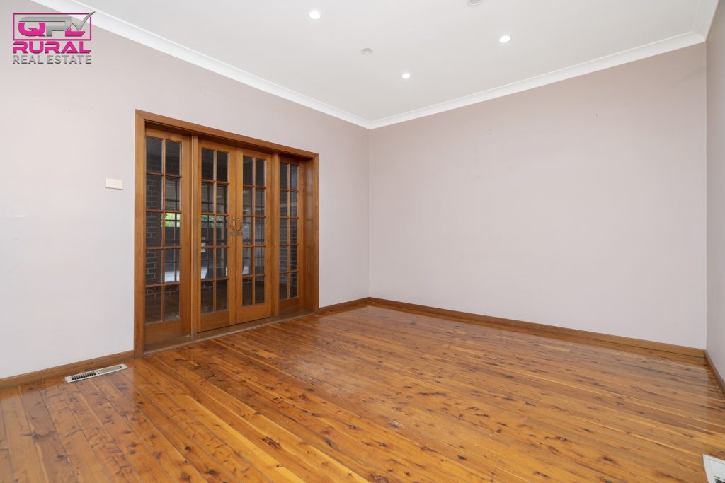 141 Baker Street, Temora NSW 2666 - photo 12