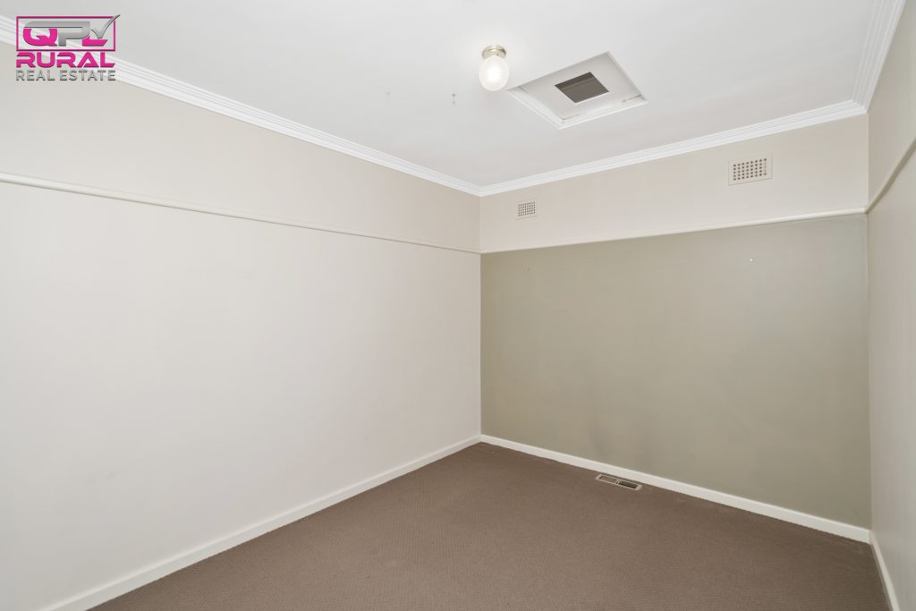 141 Baker Street, Temora NSW 2666 - photo 14