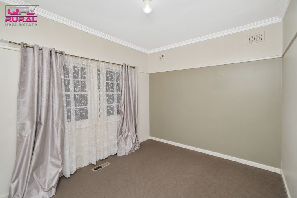 141 Baker Street, Temora NSW 2666 - photo 15