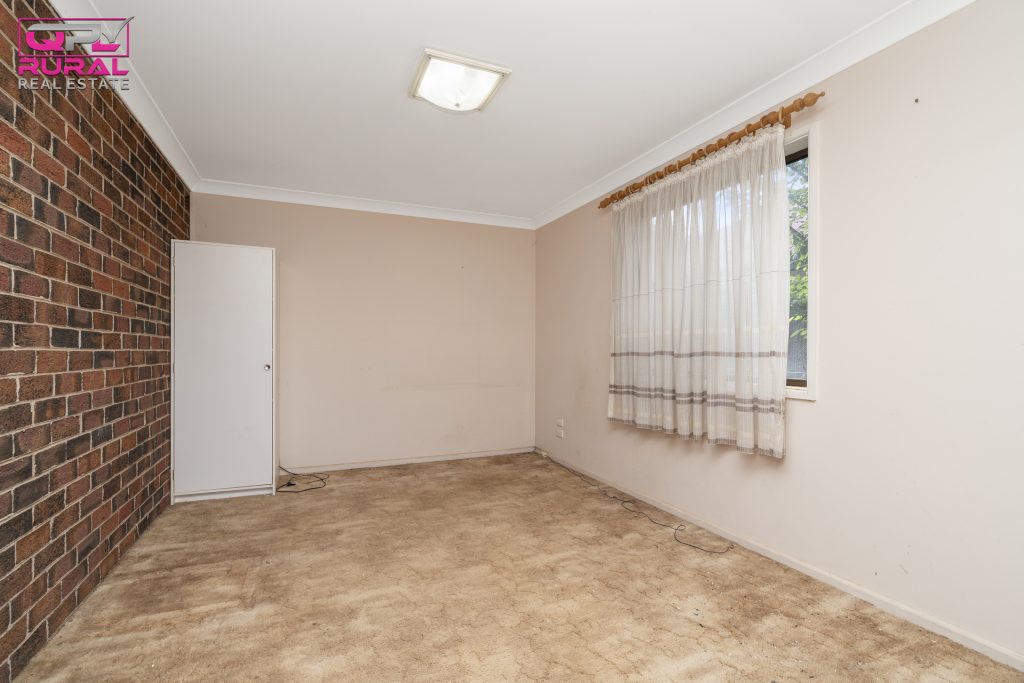 141 Baker Street, Temora NSW 2666 - photo 17