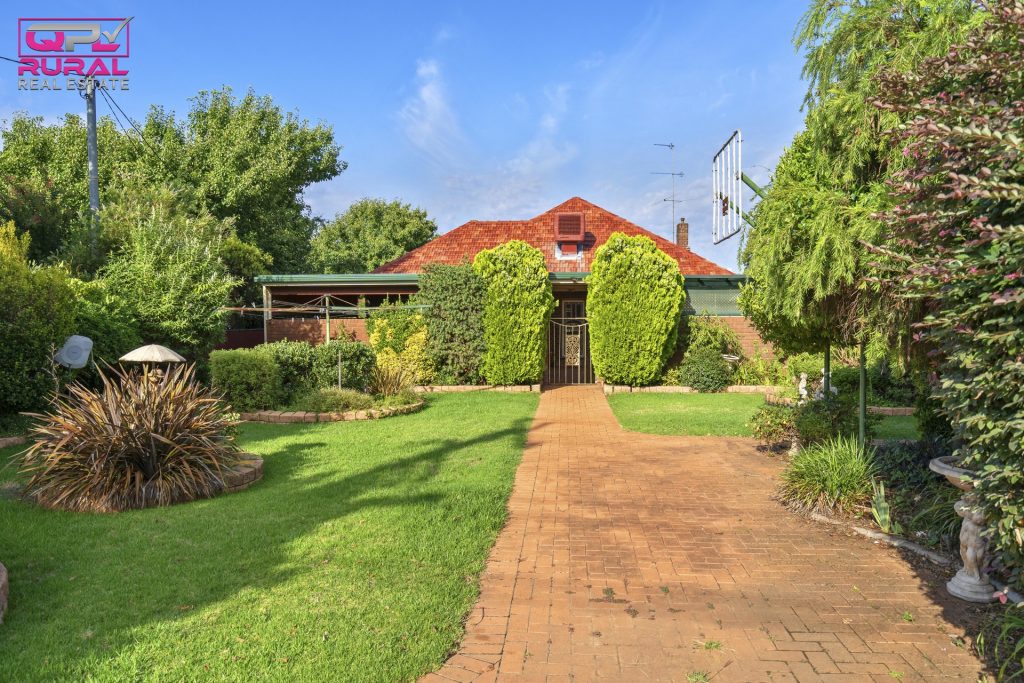 141 Baker Street, Temora NSW 2666 - photo 28