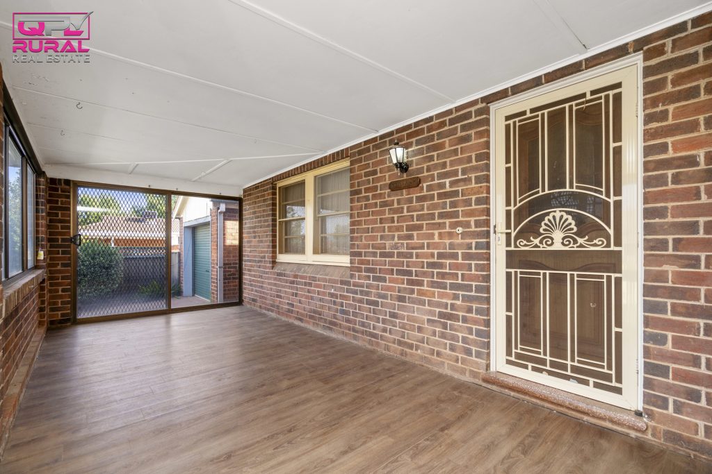141 Baker Street, Temora NSW 2666 - photo 4