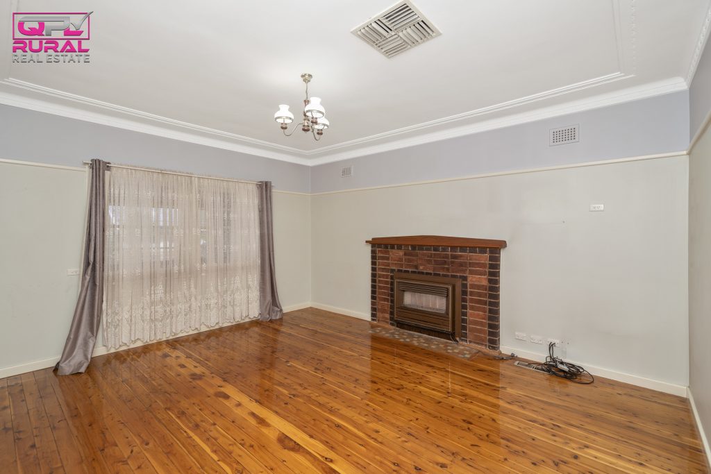 141 Baker Street, Temora NSW 2666 - photo 5