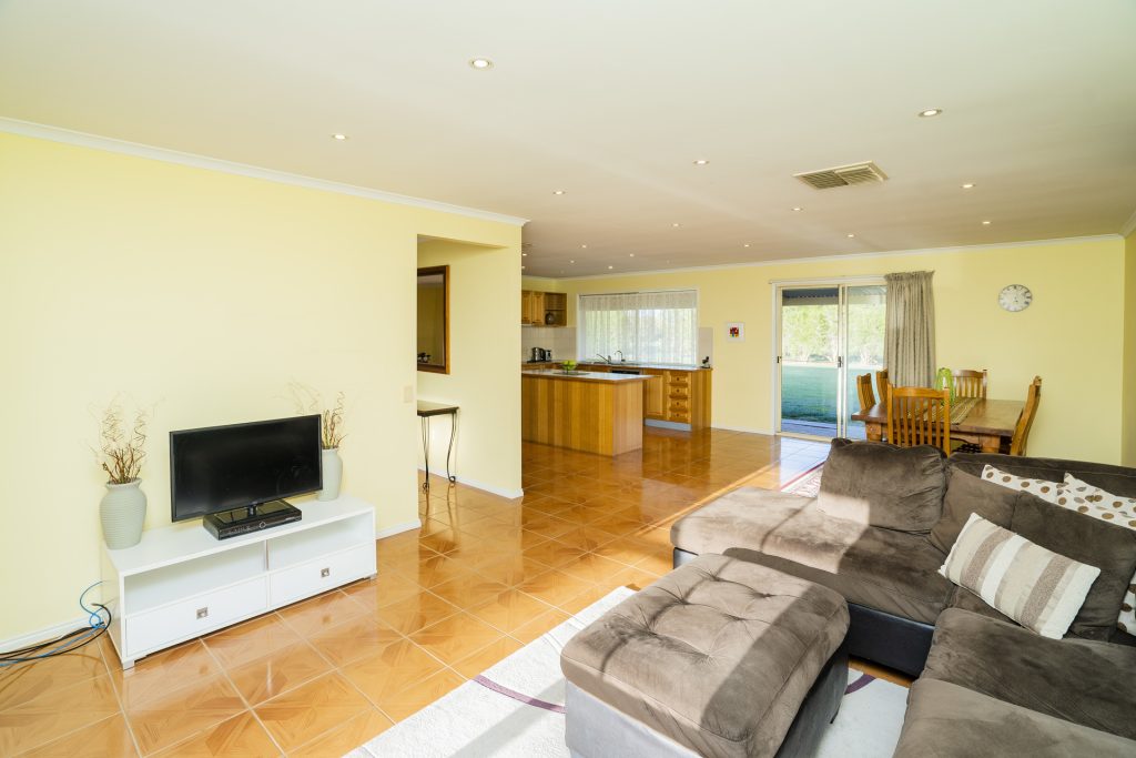 225 Garner Road, Leeton NSW 2705 - photo 17