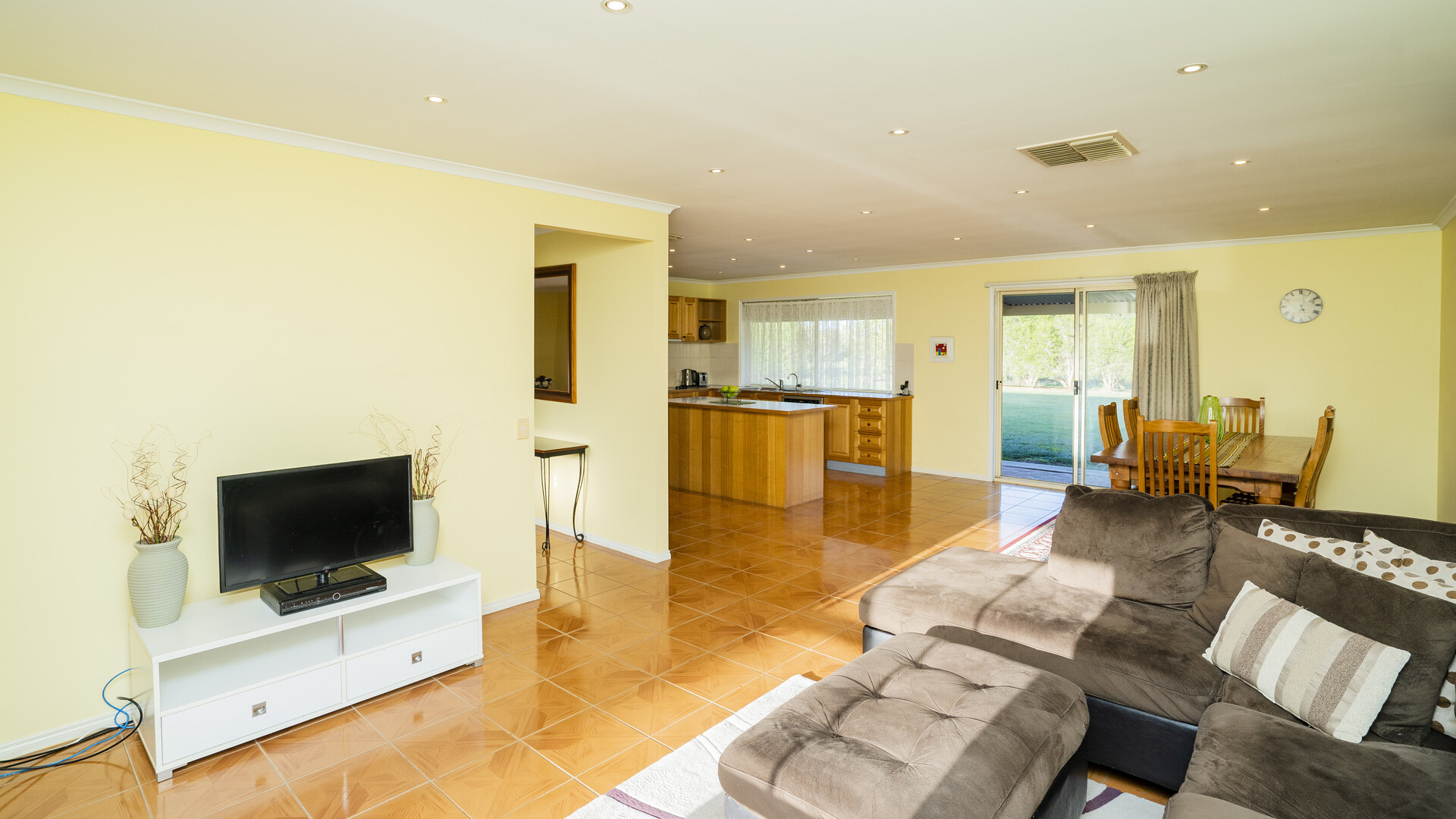 225 Garner Road, Leeton NSW 2705 - photo 17