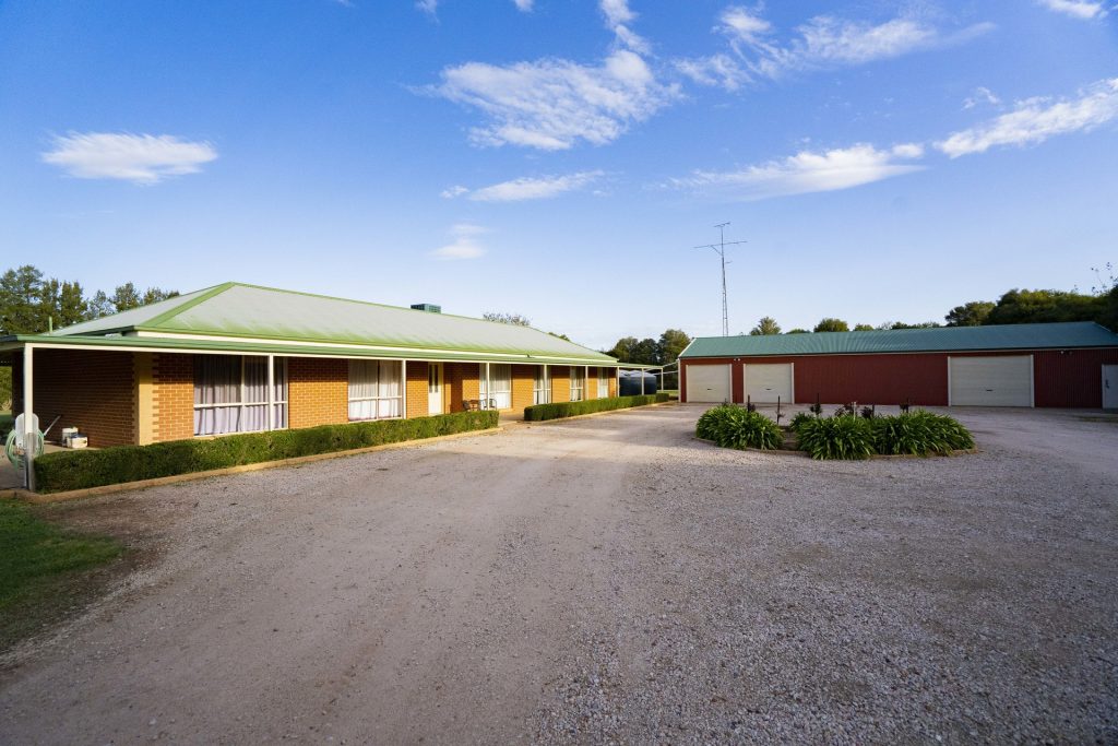 225 Garner Road, Leeton NSW 2705 - photo 5
