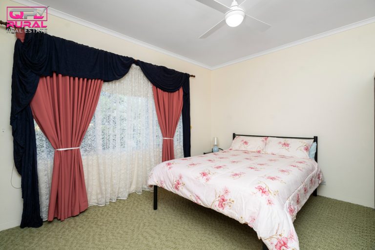 61 Jellicoe Street, Temora NSW 2666 - photo 11