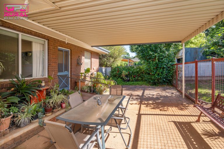 61 Jellicoe Street, Temora NSW 2666 - photo 15