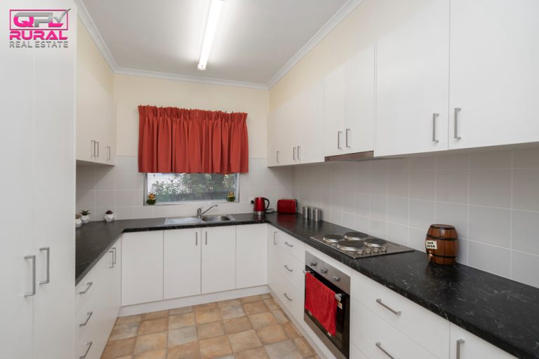 61 Jellicoe Street, Temora NSW 2666 - photo 7