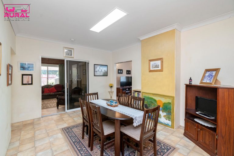 61 Jellicoe Street, Temora NSW 2666 - photo 8