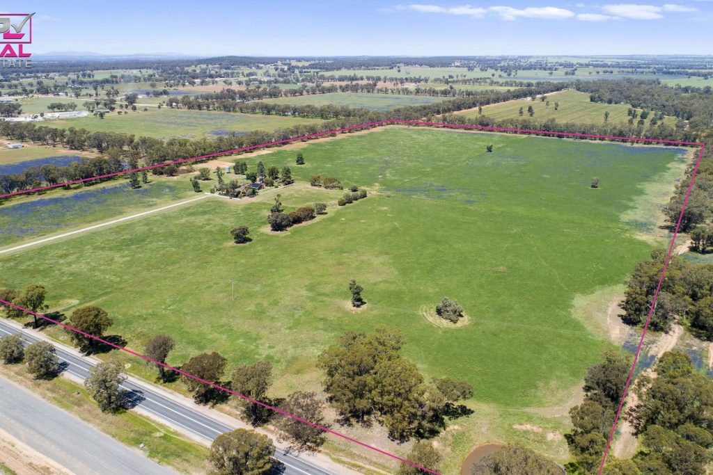 285 Burley Griffin Way, Temora NSW 2666 - photo 2