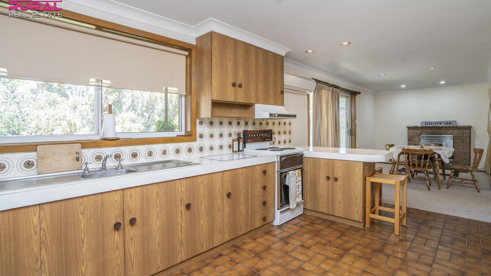 285 Burley Griffin Way, Temora NSW 2666 - photo 12