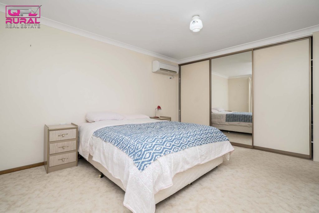 285 Burley Griffin Way, Temora NSW 2666 - photo 14