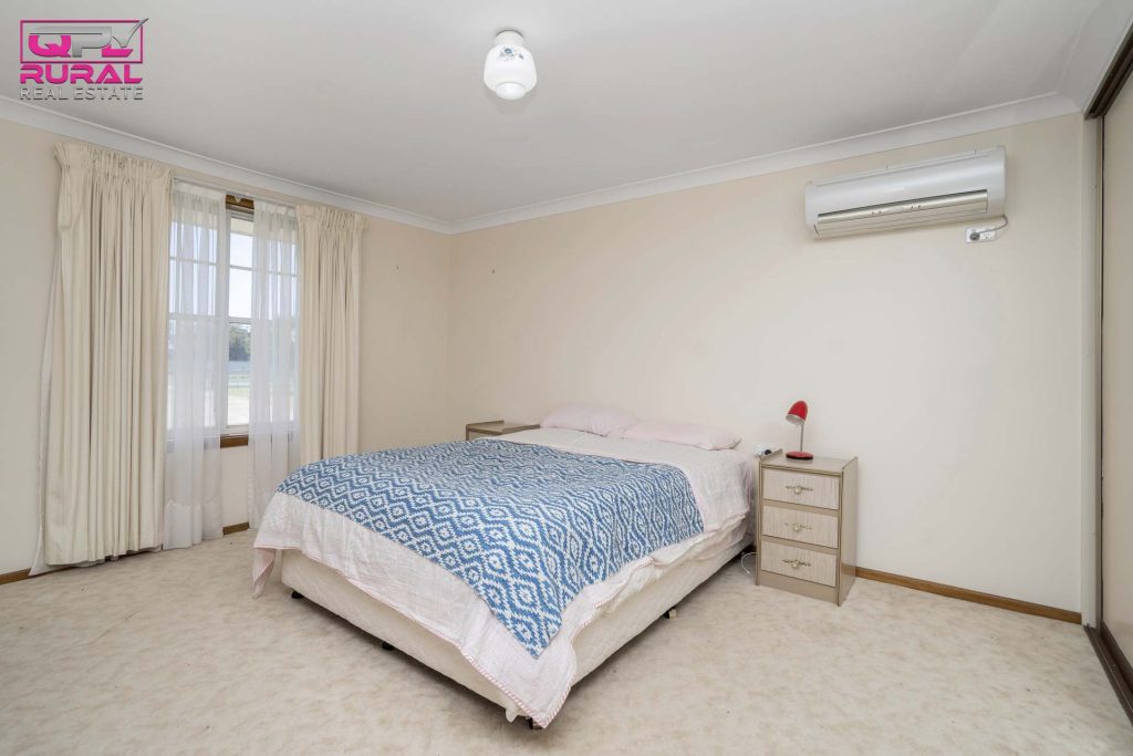 285 Burley Griffin Way, Temora NSW 2666 - photo 15