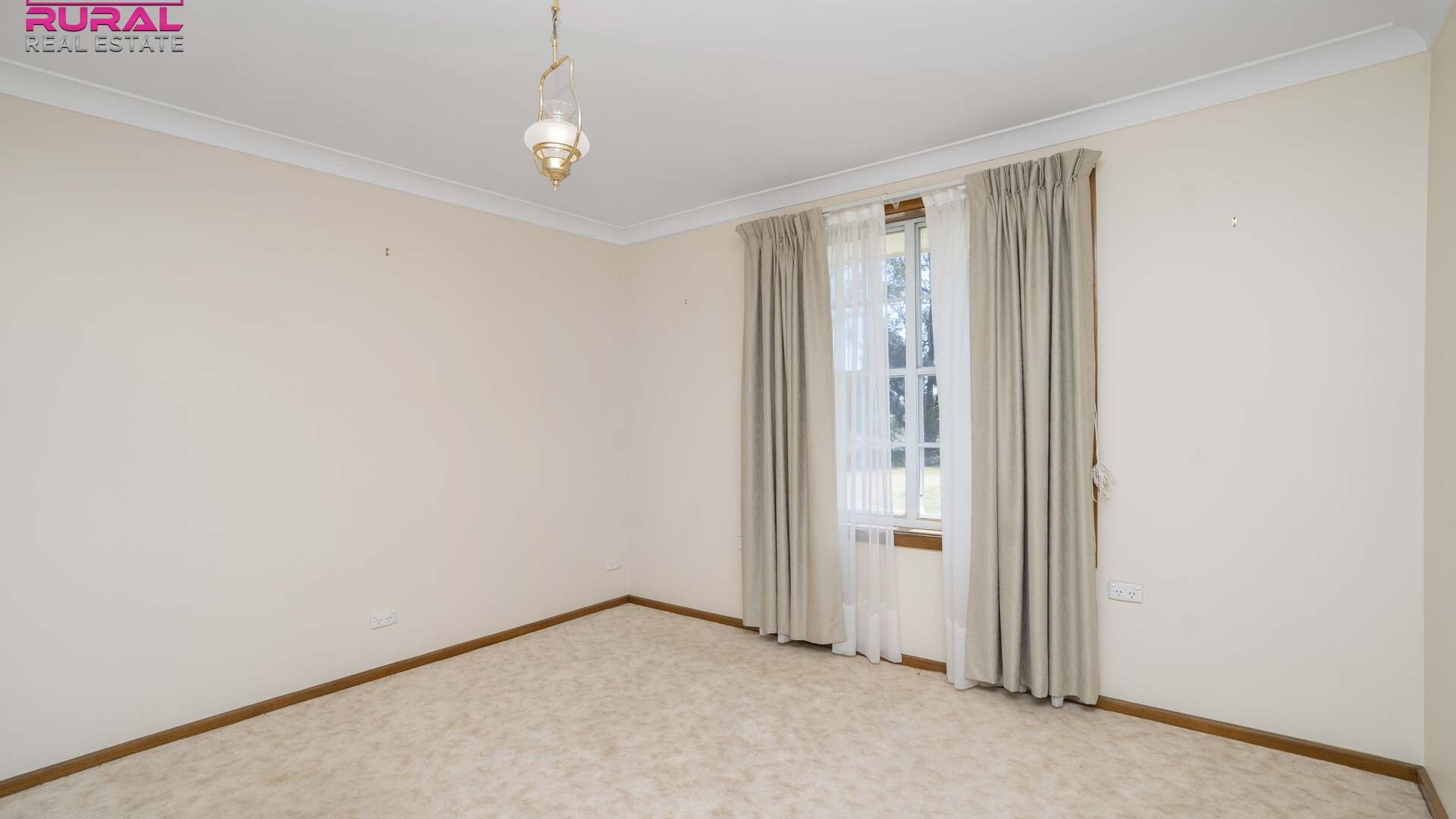 285 Burley Griffin Way, Temora NSW 2666 - photo 17