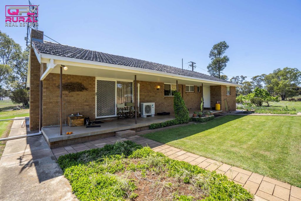 285 Burley Griffin Way, Temora NSW 2666 - photo 20