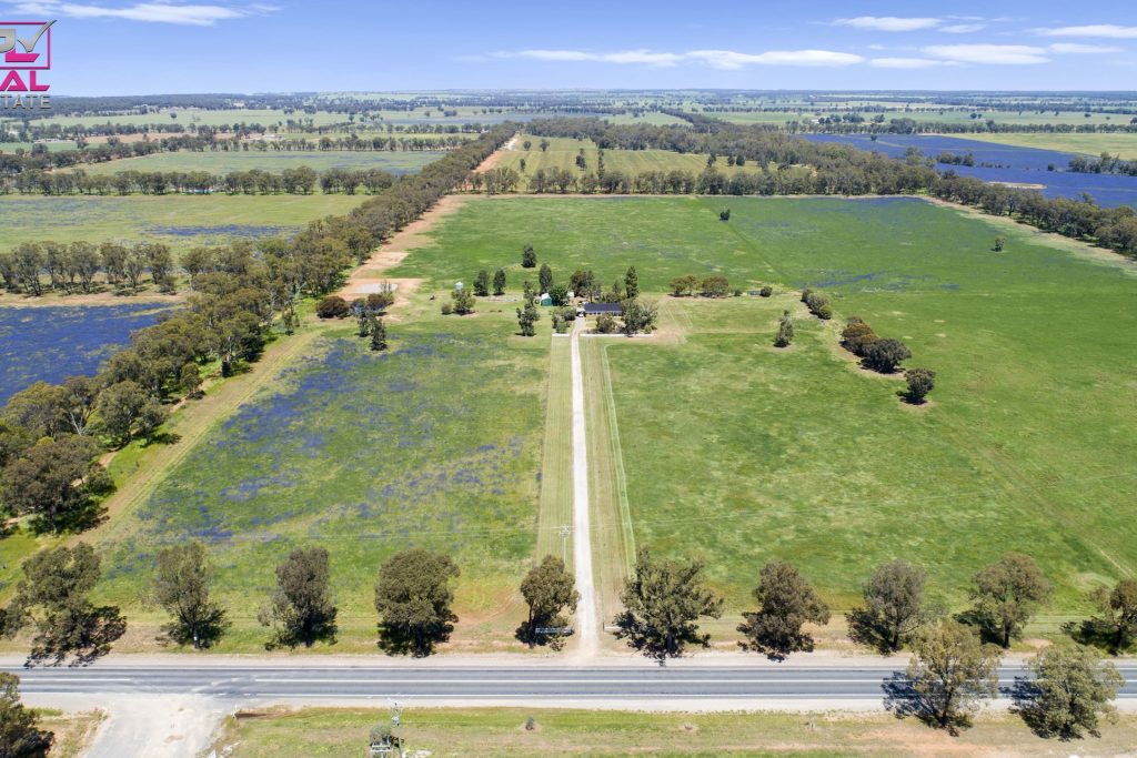 285 Burley Griffin Way, Temora NSW 2666 - photo 3