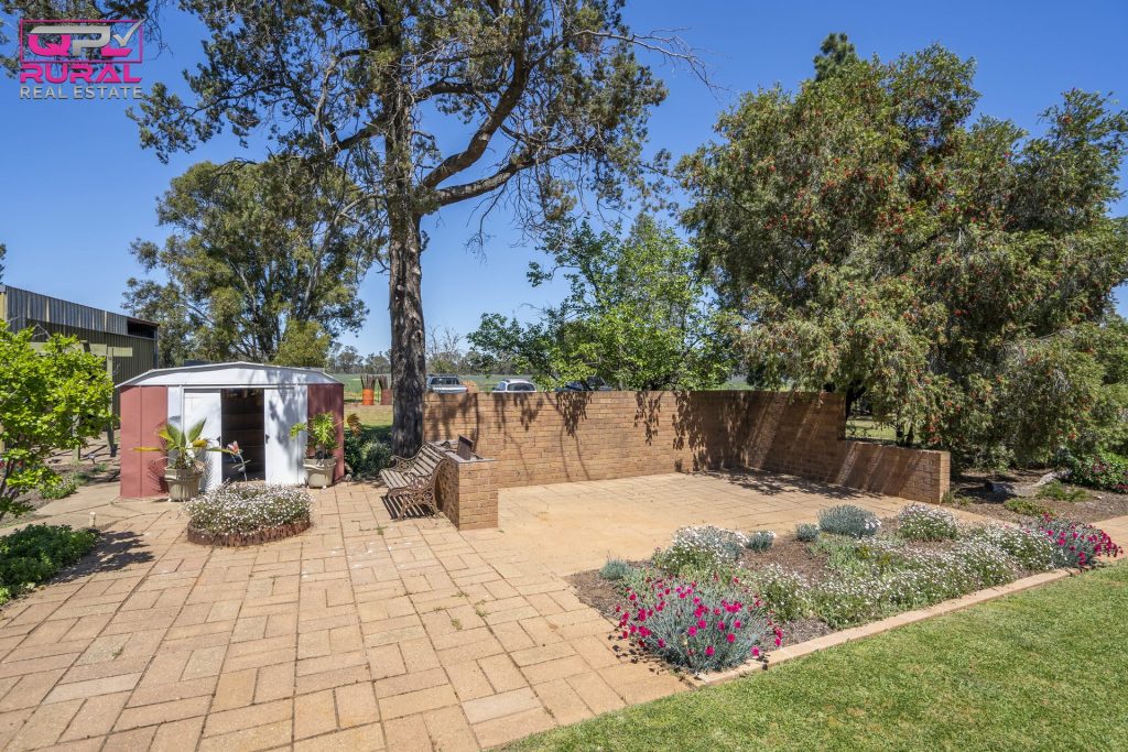 285 Burley Griffin Way, Temora NSW 2666 - photo 22