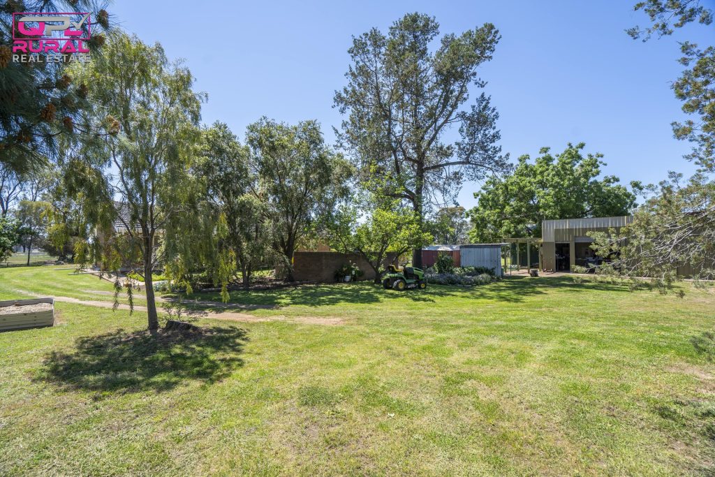 285 Burley Griffin Way, Temora NSW 2666 - photo 24