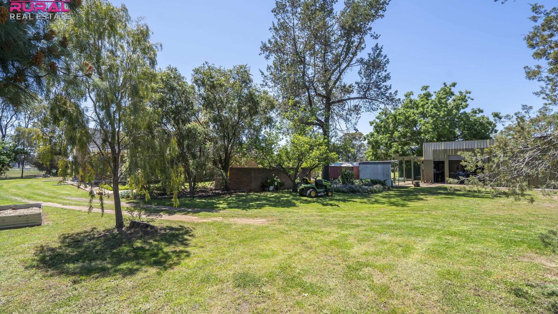 285 Burley Griffin Way, Temora NSW 2666 - photo 24